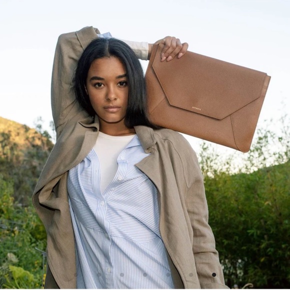 SOLD Senreve Envelope Laptop Sleeve Pebble Black Leather - Picture 8 of 9